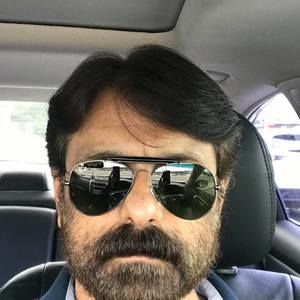 Meet your Posher, Deemi